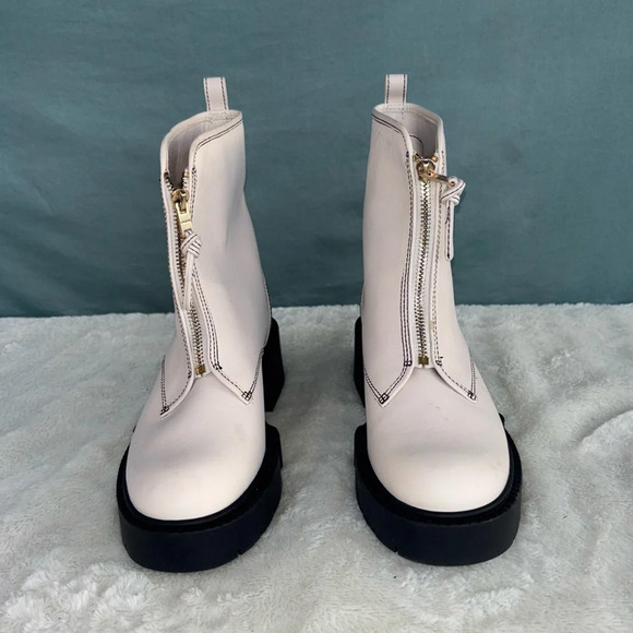 GUC Coach Womens Liza Leather Boots. Size 7.5 Color Chalk. - Picture 1 of 13